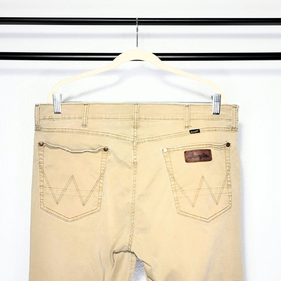 Wrangler 25MWMAN Men's Tan / Khaki Regular Straight Distressed Jeans Size 36x34 - Picture 6 of 9